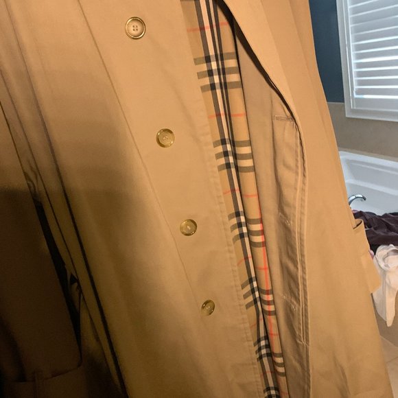 BURBERRY Car Trench Coat *Iconic, Luxury Fashion* - Picture 5 of 8